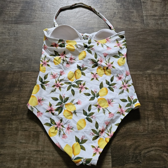 Kona sol lemon print 1 piece bathing suit Medium - Picture 7 of 7